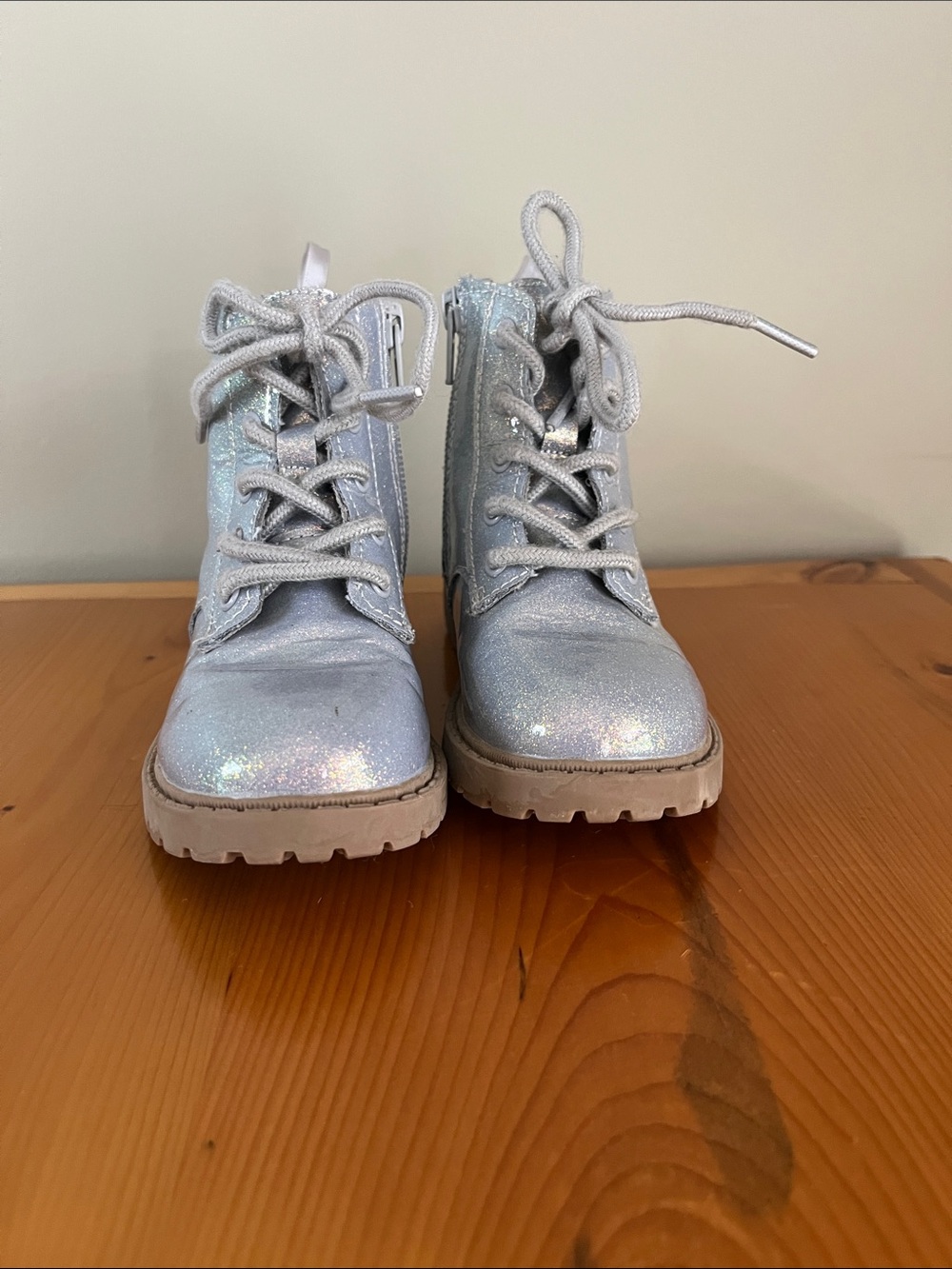 Old Navy Girls Glitter Lace-Up Ankle Boots in Silver